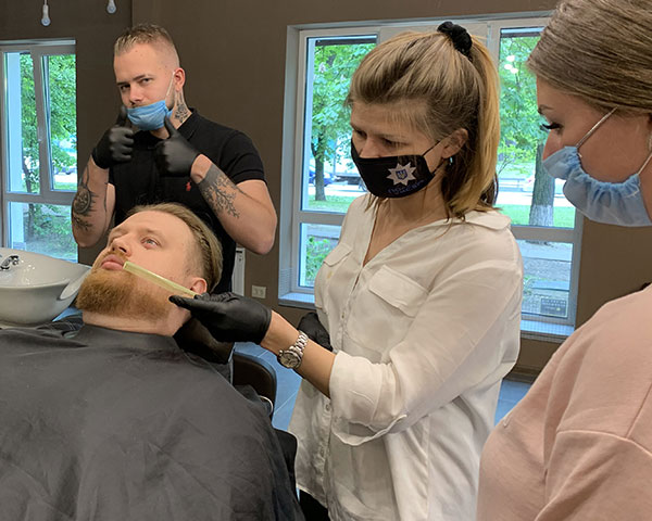 МК Стрижка головы и коррекция в Академии BLW